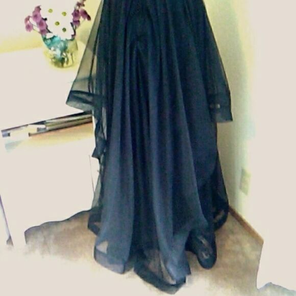 Windsor Black Layered  Formal Whimsigoth RedCarpet - Picture 13 of 16